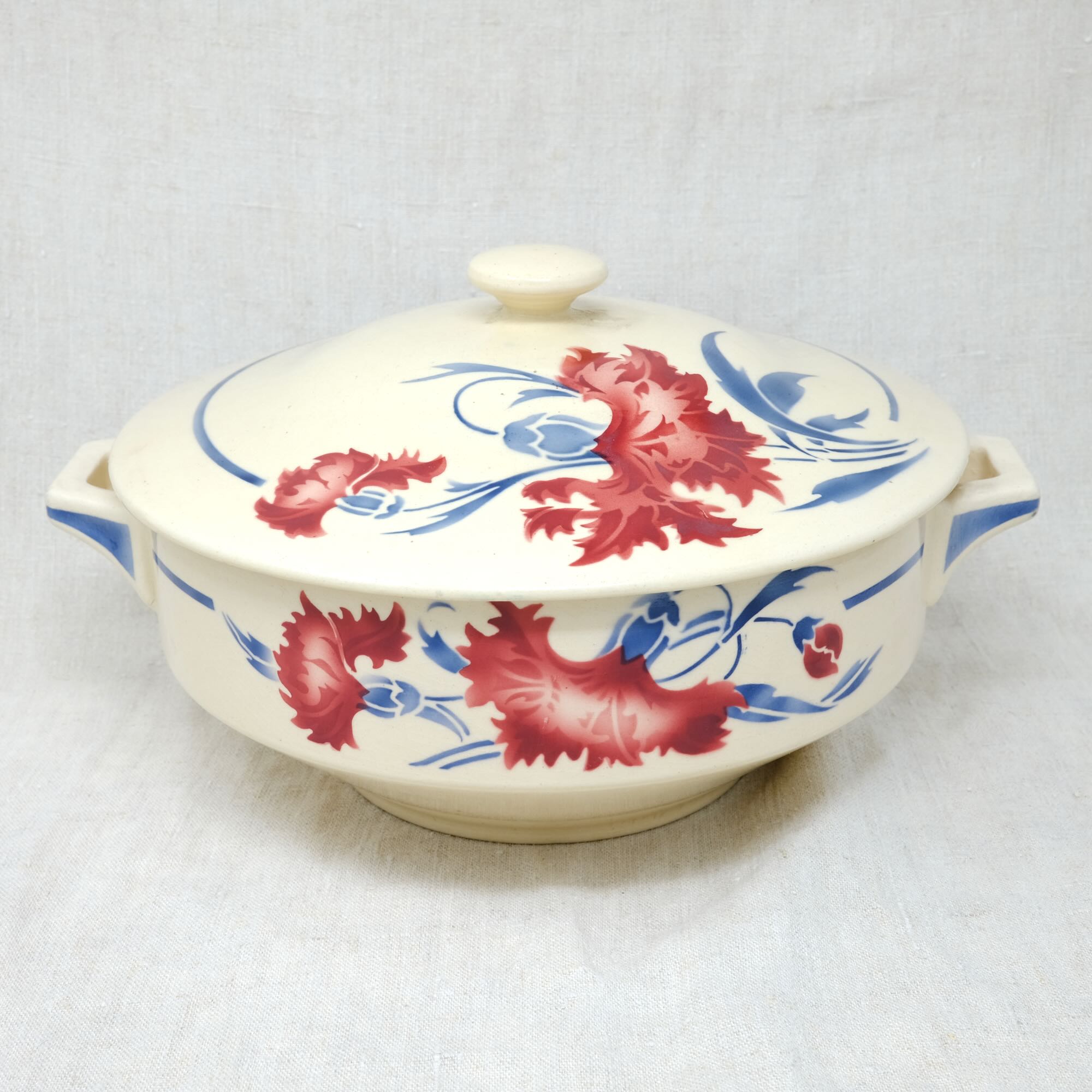 Blue circled red flower lidded soup tureen