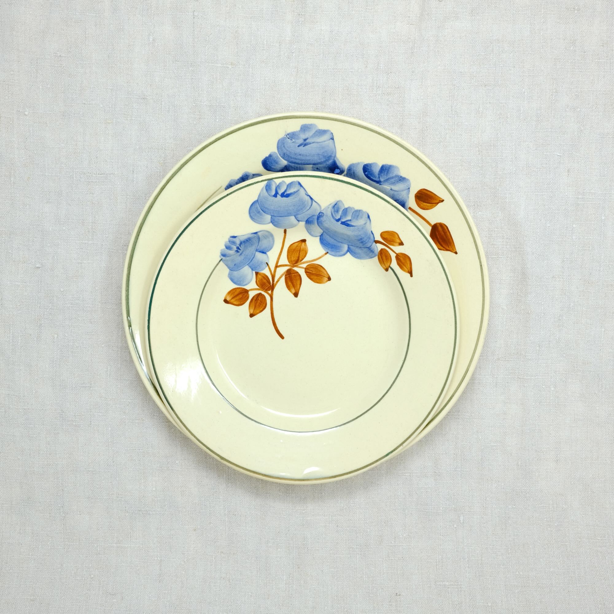 Blue flower 4 piece plate set