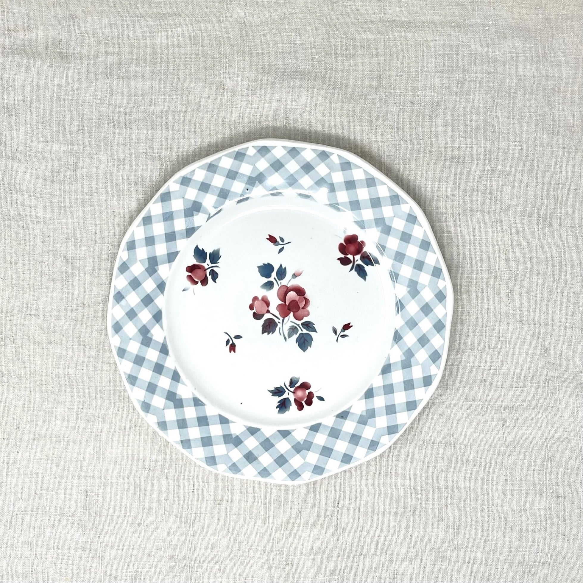 Blue checkered plate with roses