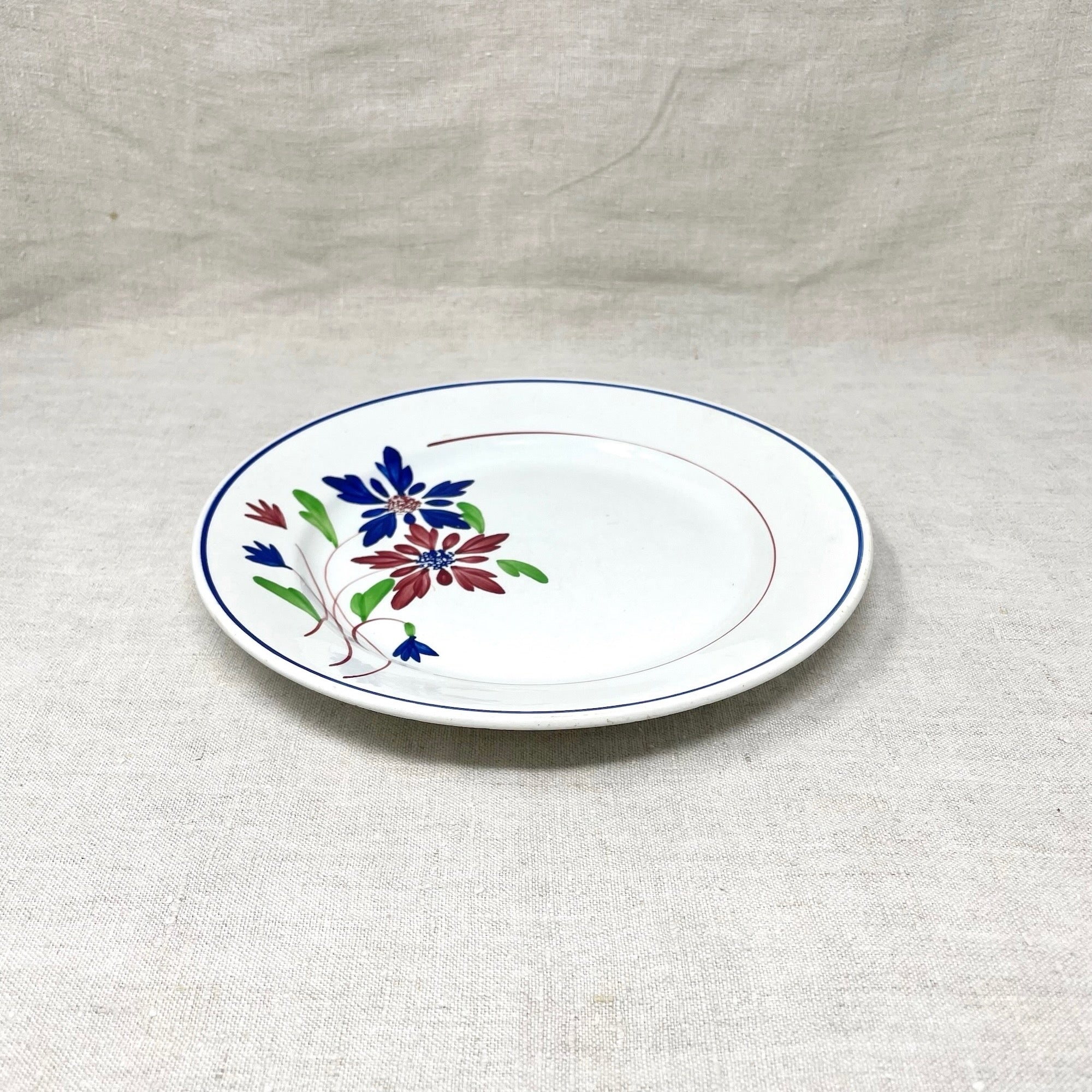 Blue and red flower plate