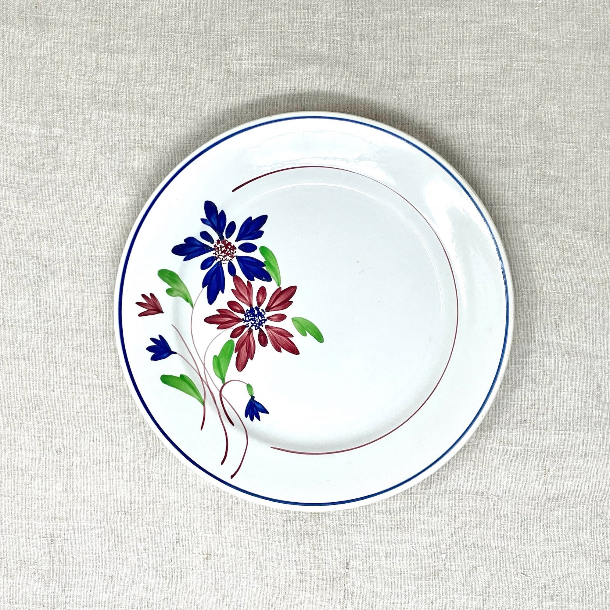 Blue and red flower plate