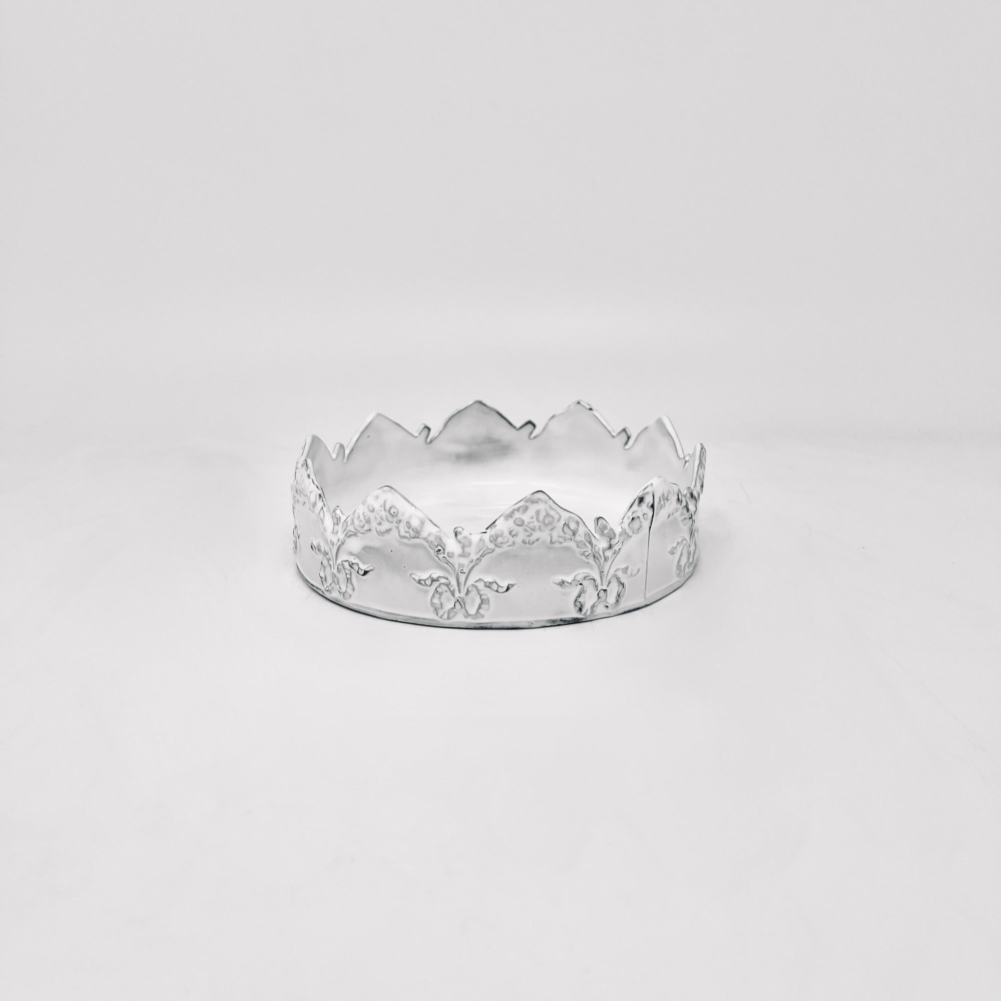 Couronne chiseled floral platter