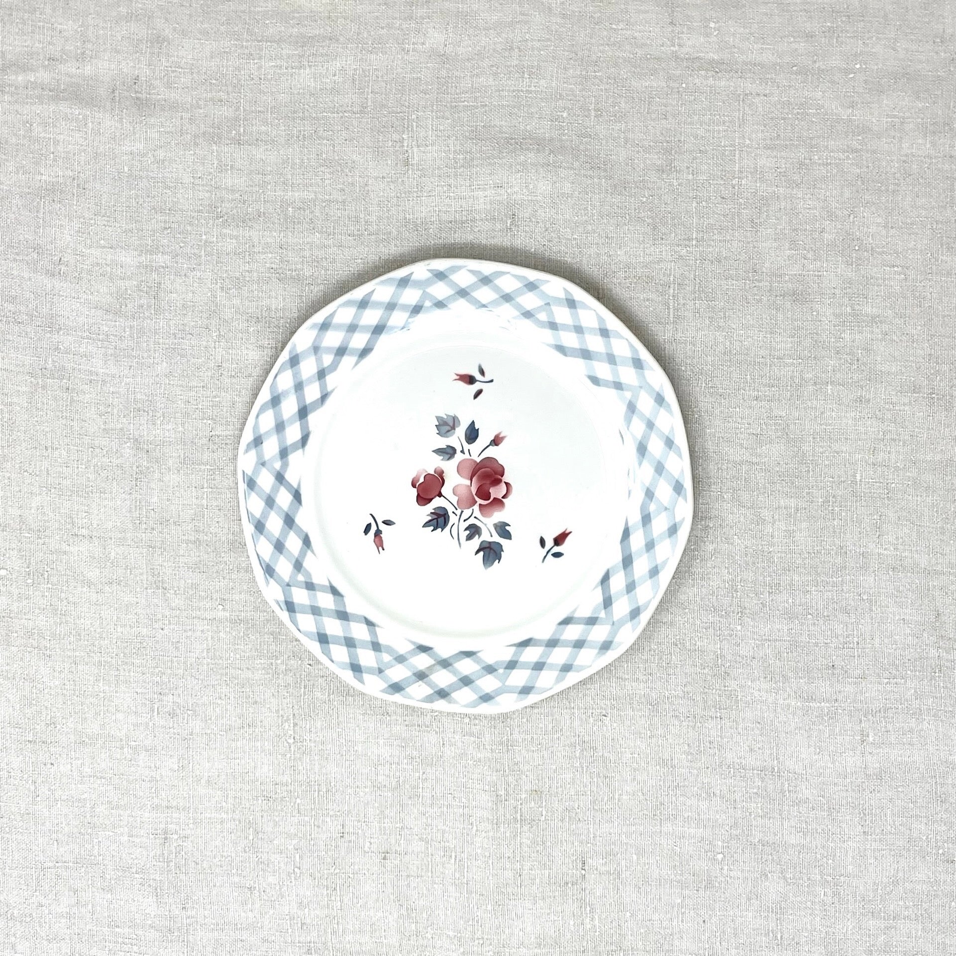 Blue checkered plate with roses-Dessert plate (⌀18)-CARRON-Paris